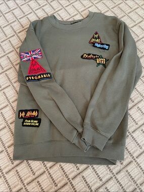 Patch Crewneck Sweatshirt in Olive Green